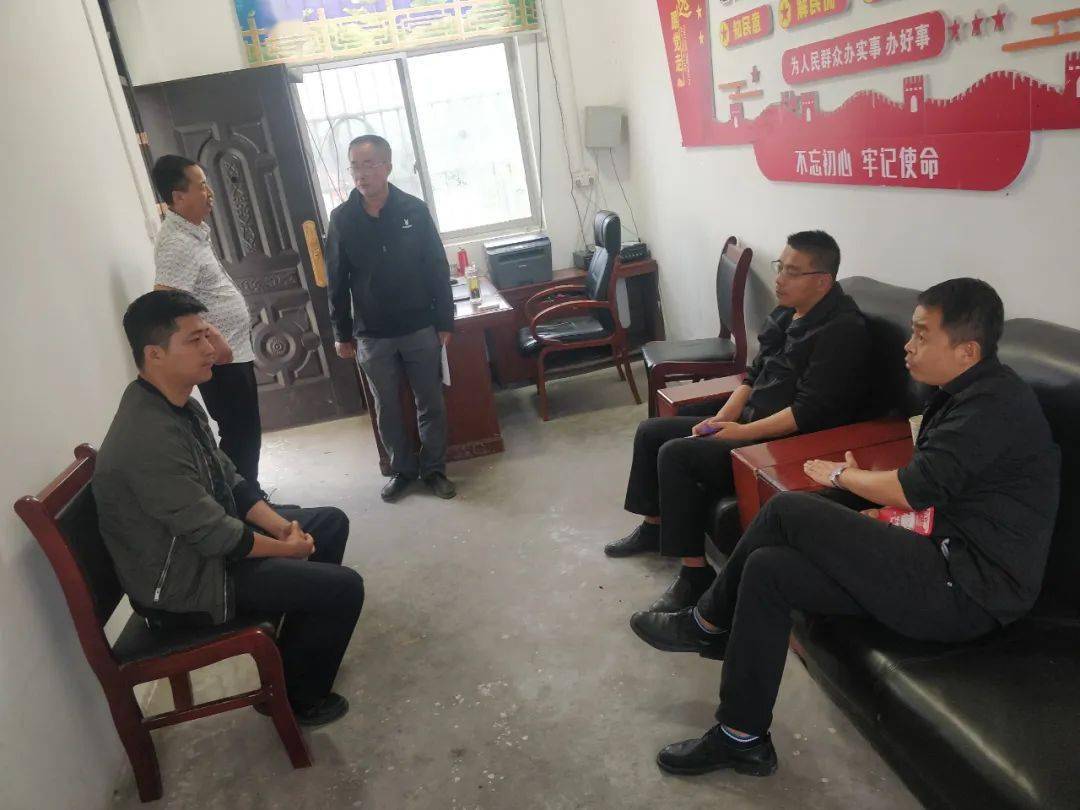 突击督查驻村干部增强驻村工作效能永寿县常宁镇开展驻村干部到岗履职