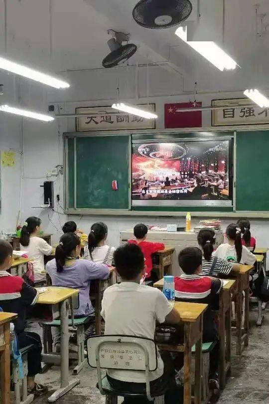 白土小学武陵初级中学专心致志石家中学人民中学黔江初级中学9月1日