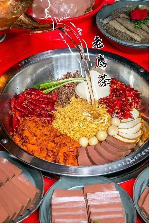 再也不用担心吃完火锅上火了以茶入味,清热解毒,味清香四溢传统锅底