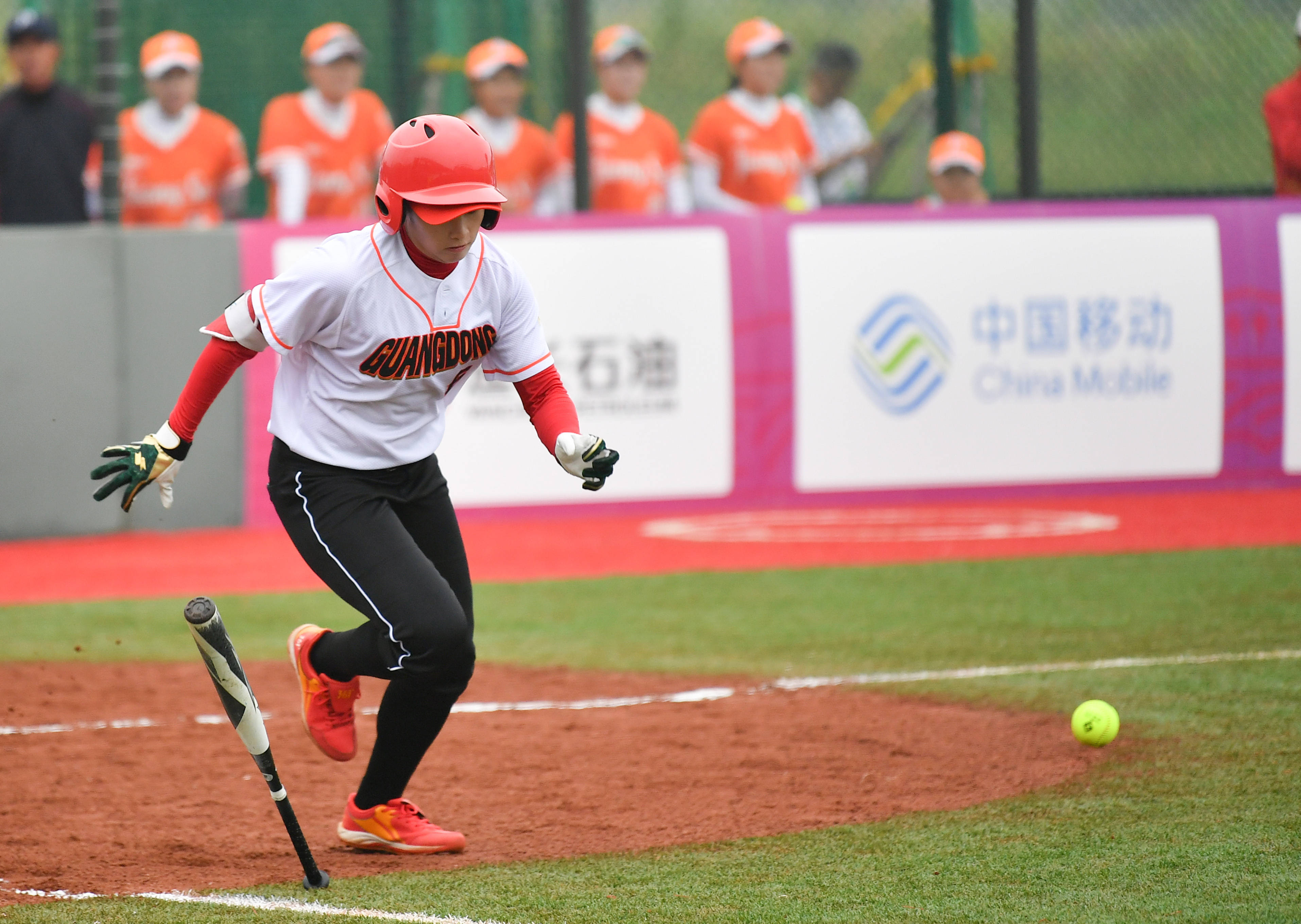 垒球——女子小组赛:江苏胜广东