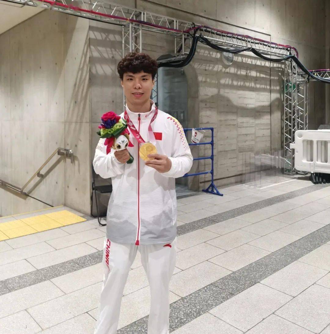 乒乓球男子团体双双夺冠!_陈超