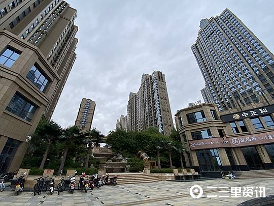 小区|高新四幼不让上，曼哈顿小区配套幼儿园未建成 孩子要去哪上学？