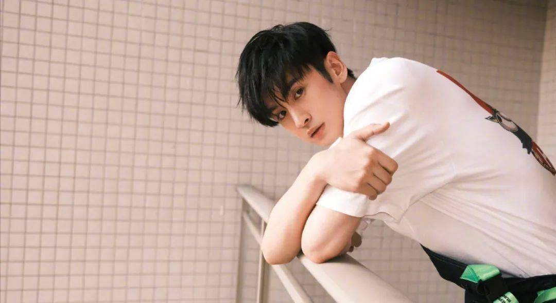 韩东|小八卦 | 白宇、关晓彤、张云龙 、张艺兴、韩东君