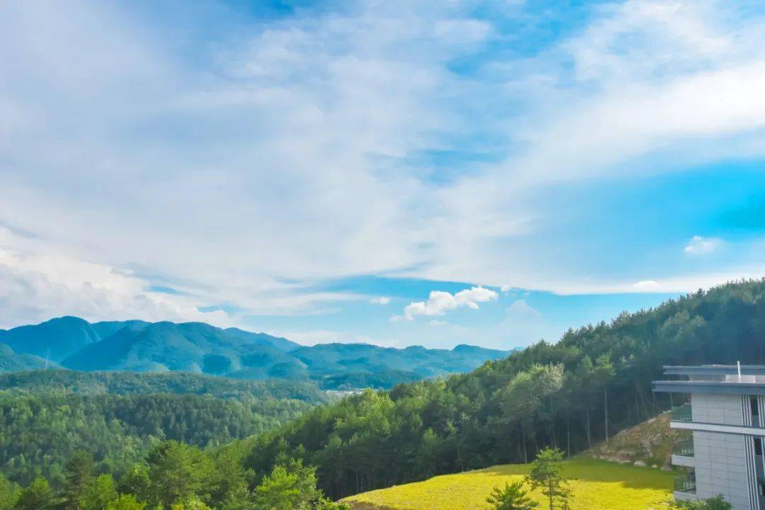 又仙又野这个宜旅宜居的高山原野秘境等你来探