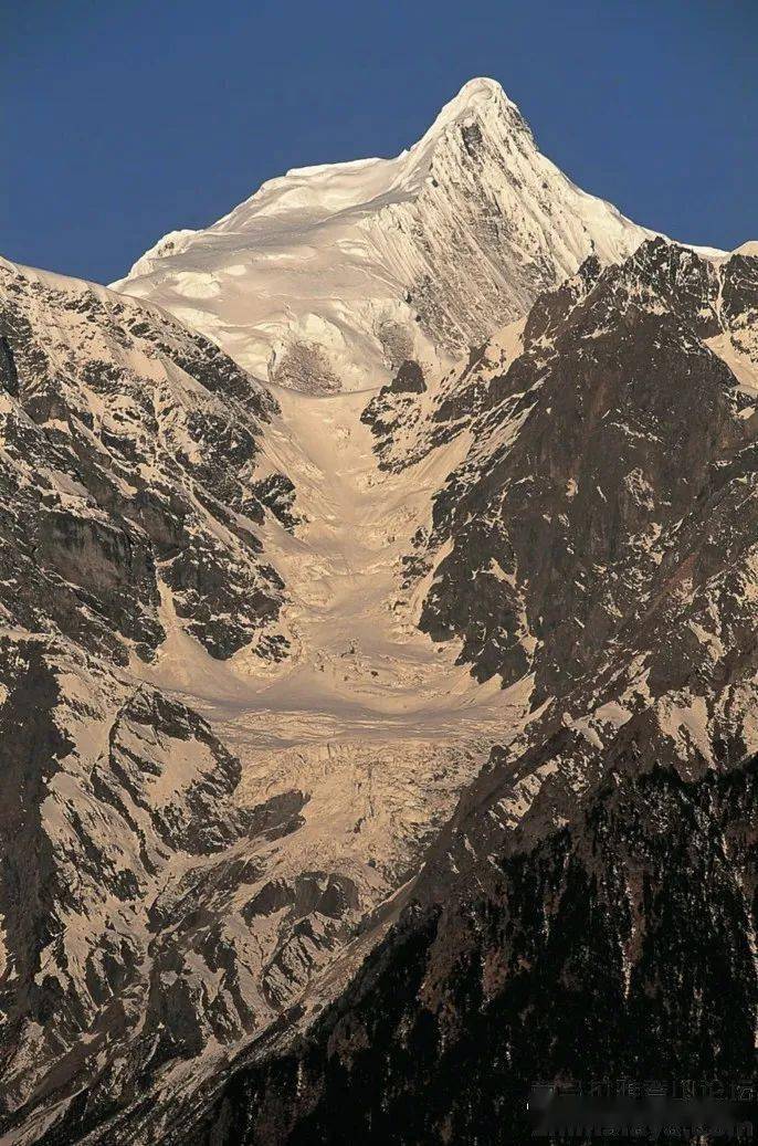 云南牧民止步的地点1991年卡瓦博格峰的山难悲剧