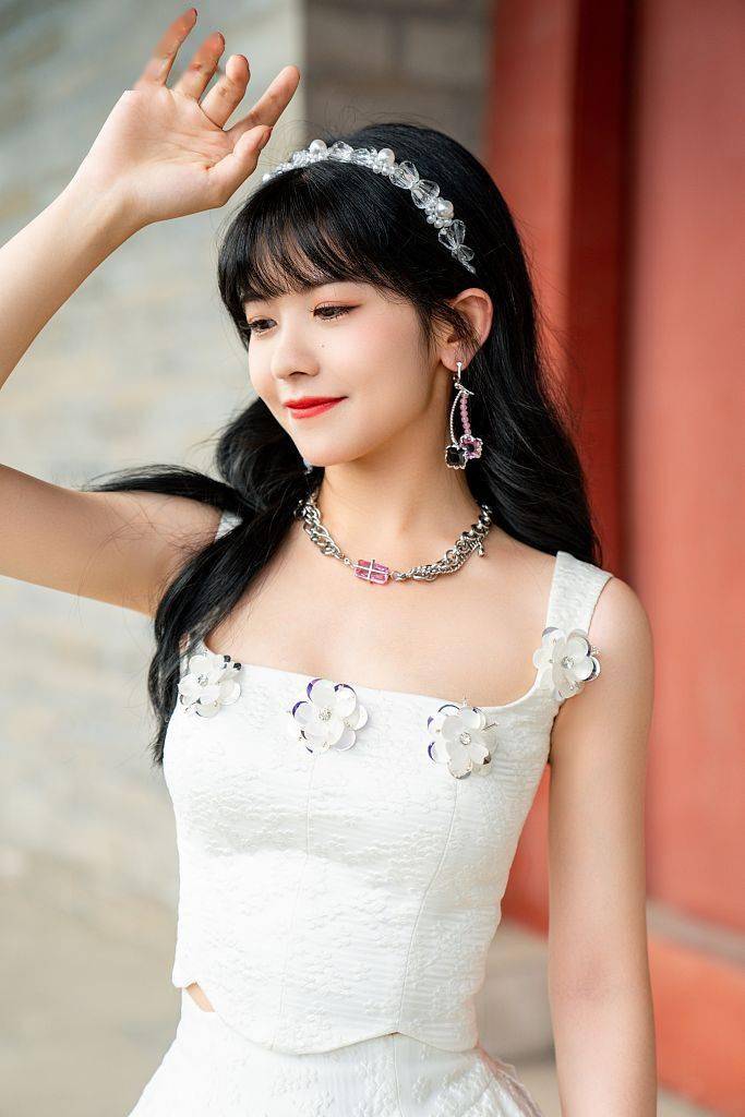 发夹|赖美云笑眼弯弯甜美萌妹子 短裙写真青春活泼俏丽可人