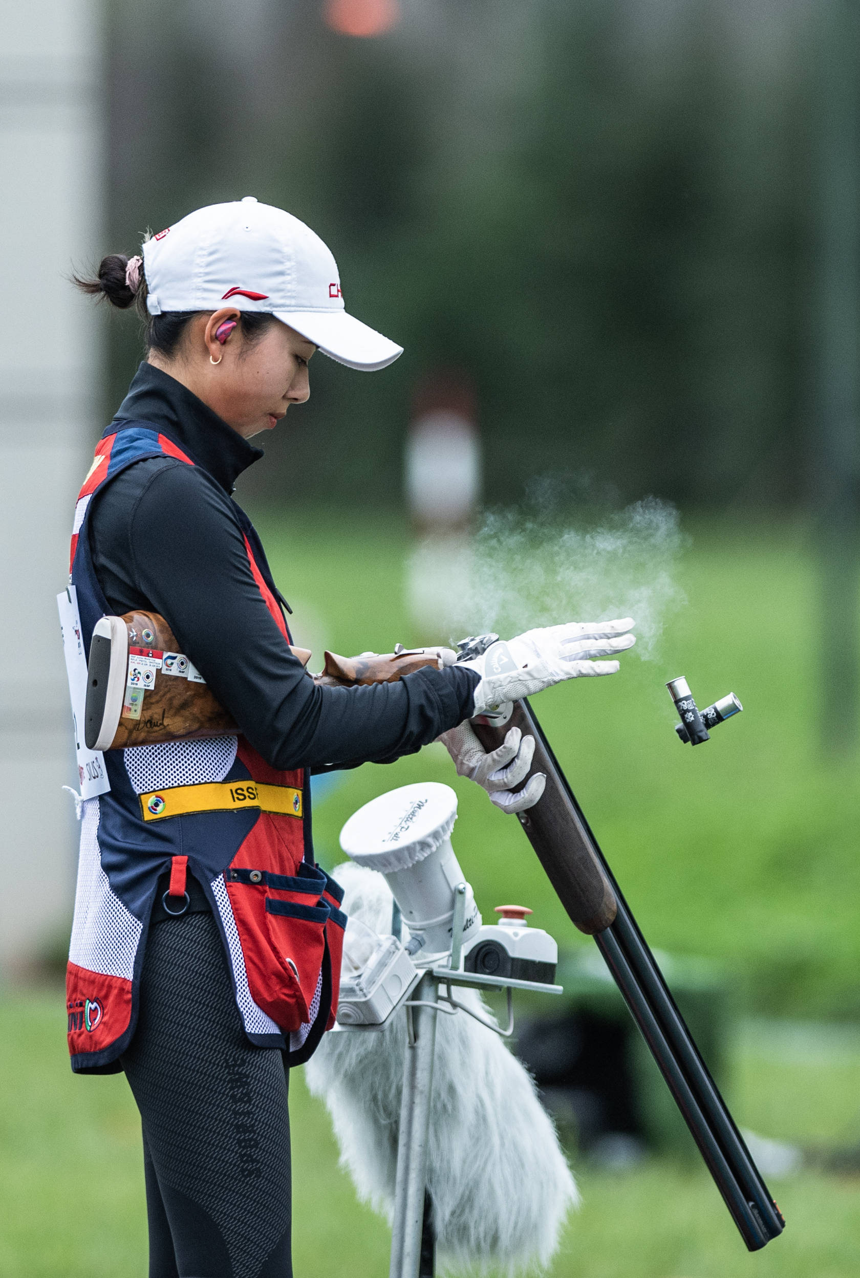 9月4日,广东队选手车雨霏在飞碟双向混合团体铜牌争夺赛中.