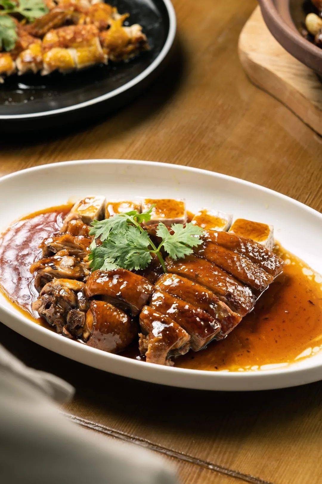 盐焗手撕鸡,浓香三杯鸭.一键打卡精致客家菜!_东江