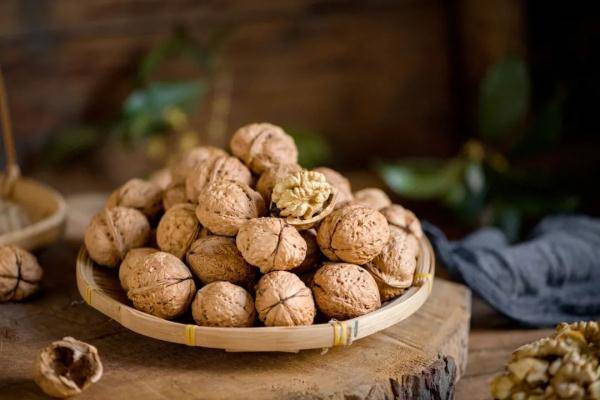 磷脂|它是健脑益智的“长寿果”！每天吃2个，还能控脂护血管，千万别错过