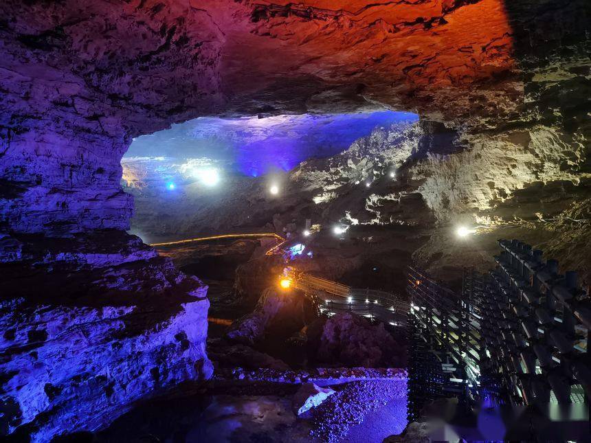 贵州绥阳：带你探访双河谷洞中亿年之久的神秘