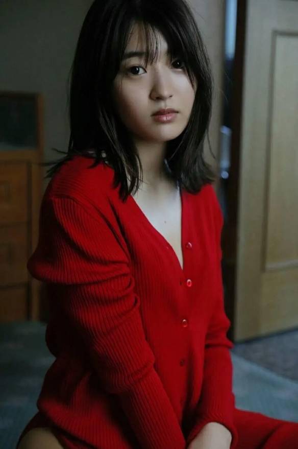 泳装下的身材无敌泰迦奥特曼女主吉永亚由里美照