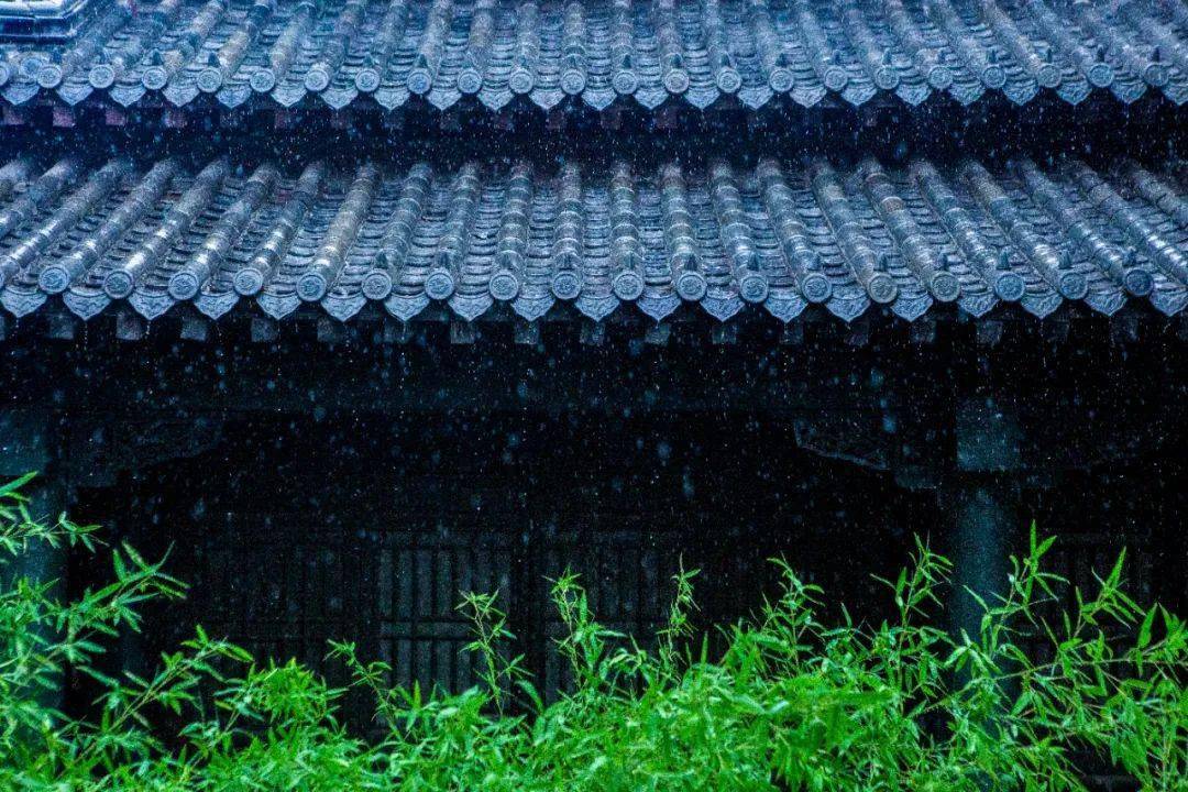 悠悠古镇,烟雨如画—初秋雨后的水浒影视城