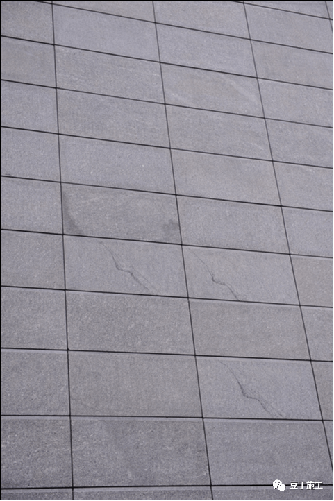 难怪人家工程能获白玉兰奖,这外墙做的比花瓶还漂亮