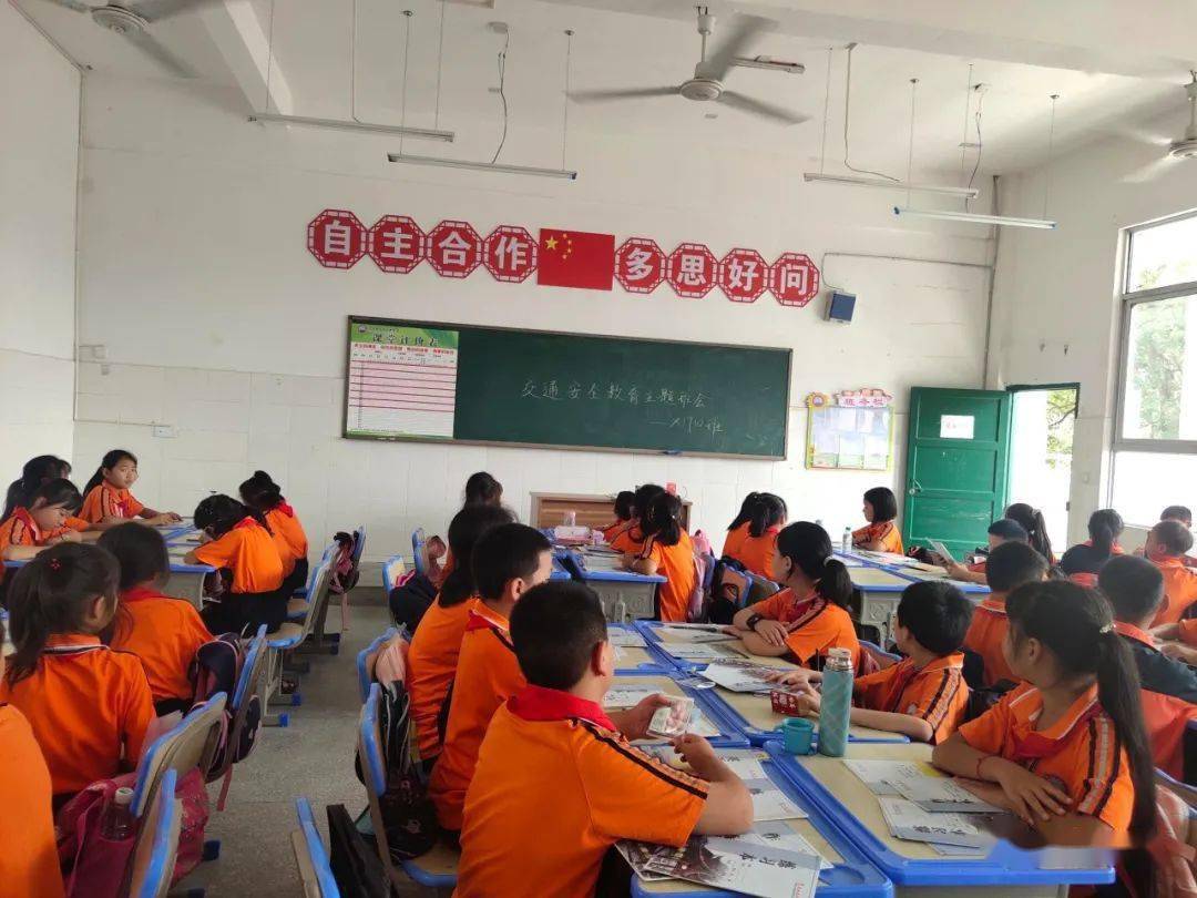 天心|“神兽归笼”！直击龙山开学第一天~