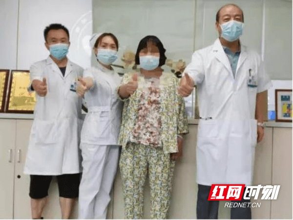 治疗|邵阳市中心医院成功完成一例延髓型重症肌无力患者胸腺瘤手术