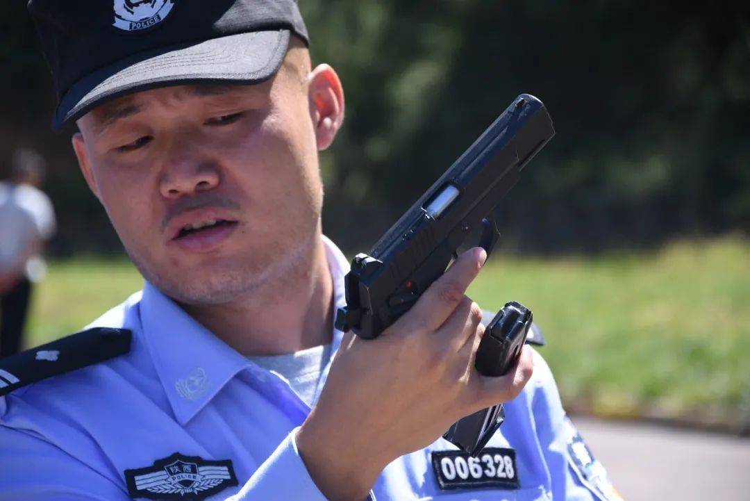 合阳公安开展大练兵强本领警用手枪实弹射击比武竞赛_实战