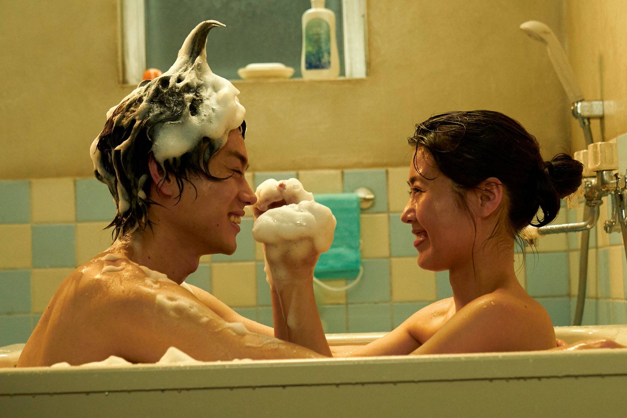 麦两人|《花束般的恋爱》：只留下遗憾的爱情