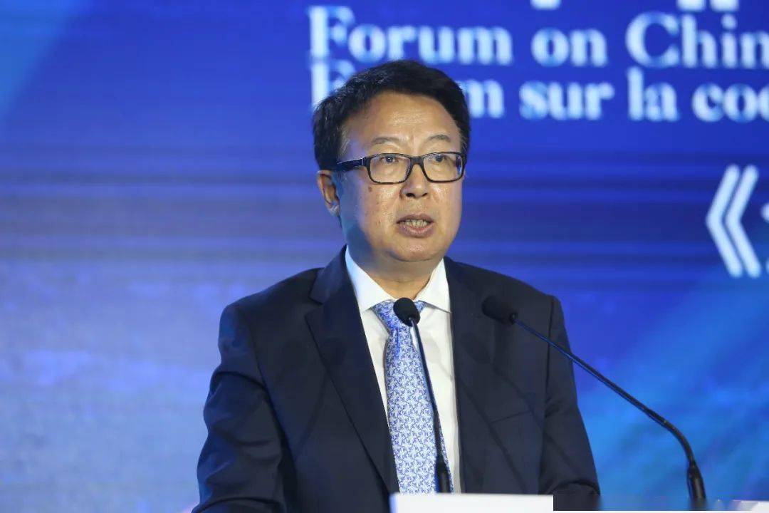外交部非洲司司长吴鹏首先致辞,他表示,电子商务作为中非经济社会数字