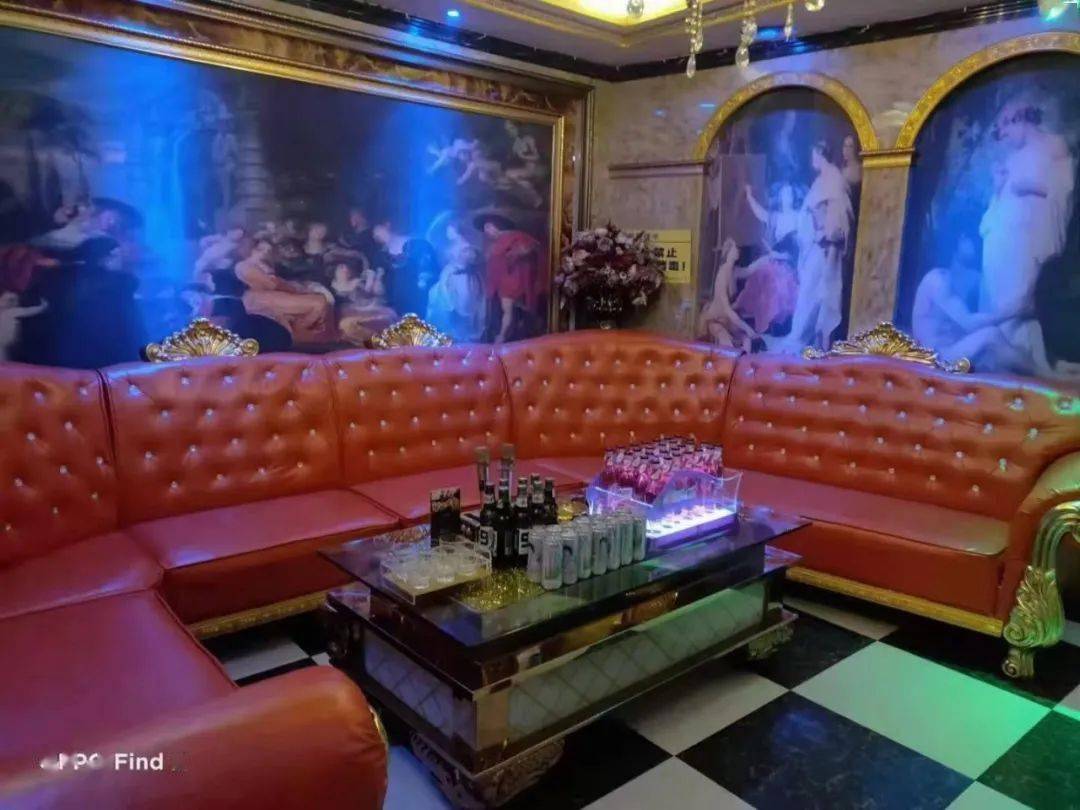 西和大水街新开了一家私房菜,包厢设在ktv