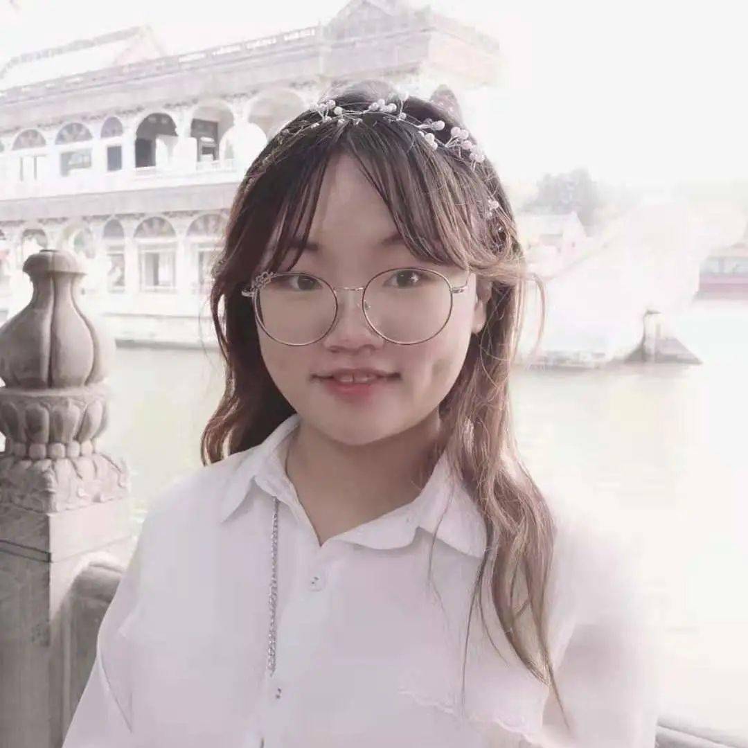 葛梦雪老师石心怡 老师我是一名普通的幼儿教师,我庆幸自己走进了