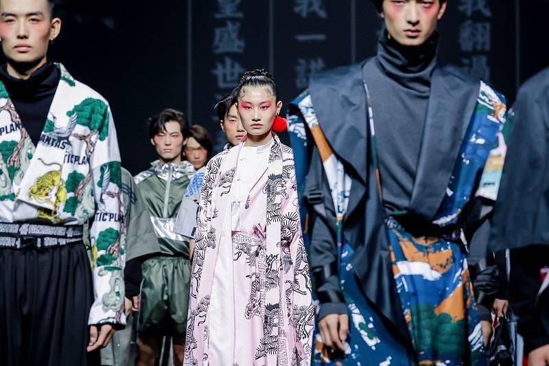 出圈|河南文化再出圈！本土文化与潮流服装”碰“出新火花