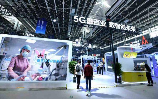 新华社|河北石家庄：数博会上的“智慧5G+”