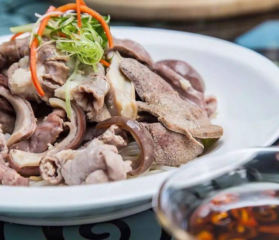 你可以不吃铁板猪杂白灼猪杂但你一定要试试猪杂粥猪杂粥的做法预先熬