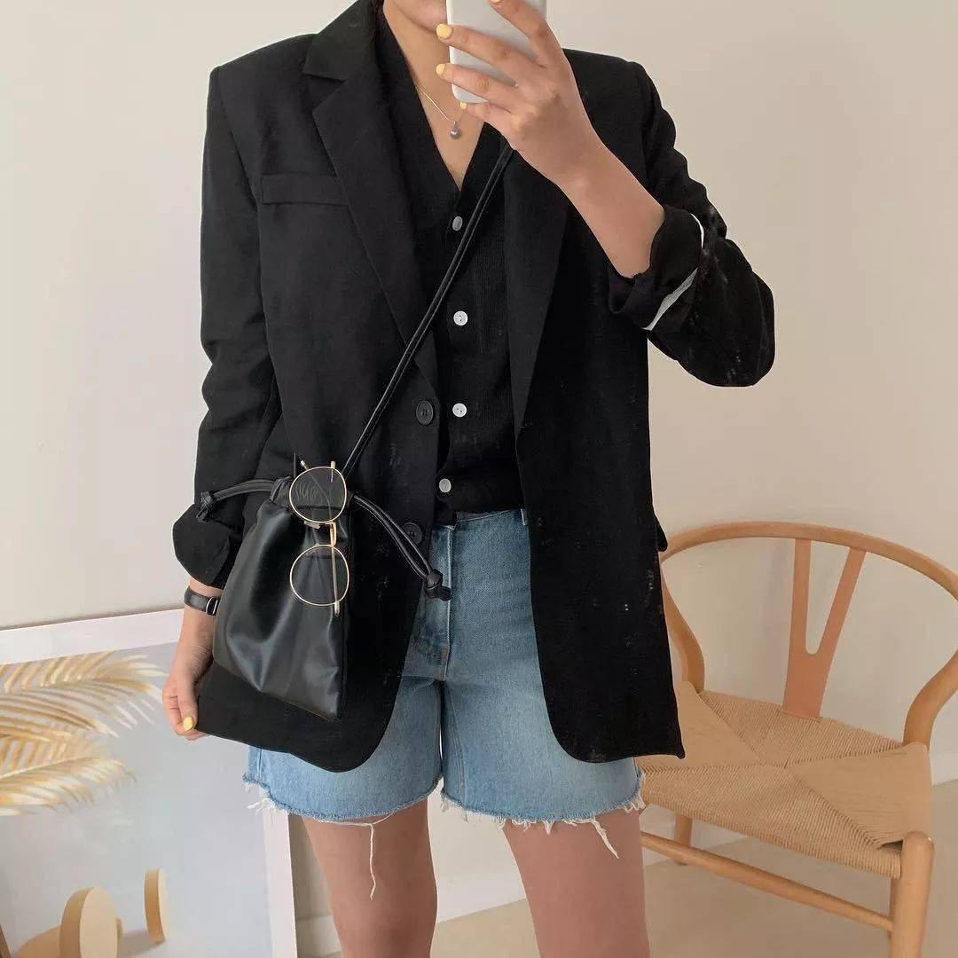 西装 短裤=最in夏秋换季搭配,大气又个性!