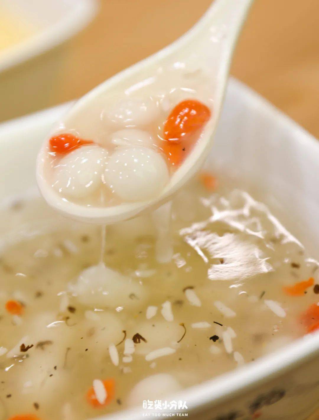 这时候就可以配上武汉特有的【蛋花米酒】和【桂花糊米酒】,酒酿的