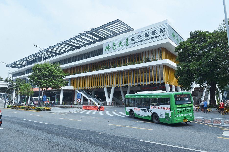 既能发车又能发电佛山这个公交站便捷且环保