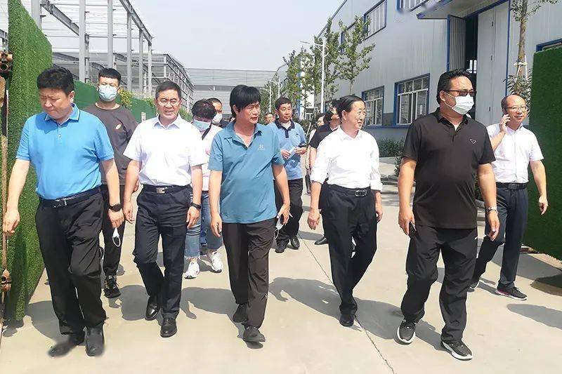 市人大常委会副主任杨学功带队开展优化营商环境和61联动监督清理规范