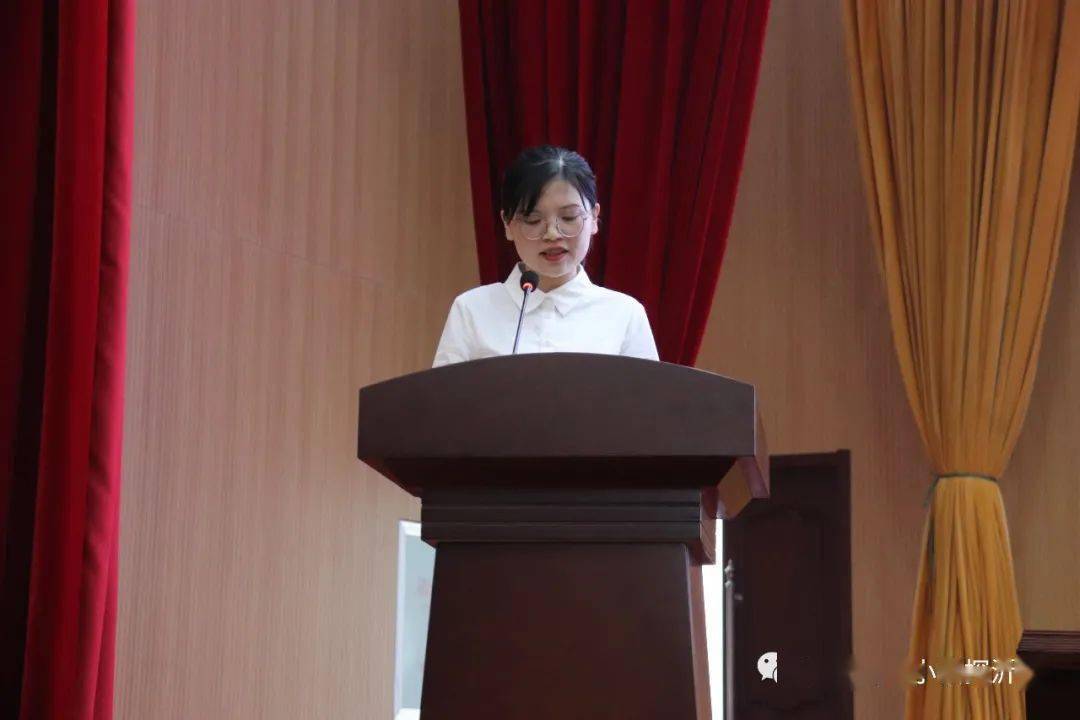 代表"刘庄初级中学孙晓园发言"县优秀教师代表"探沂幼儿园崔慧发言end