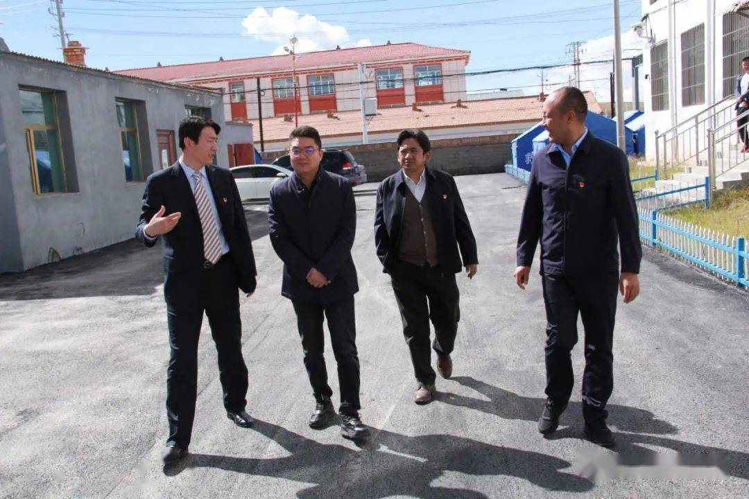 县委书记丁凤山,县委副书记,县长索南却旦,县委常委,纪委书记,监委