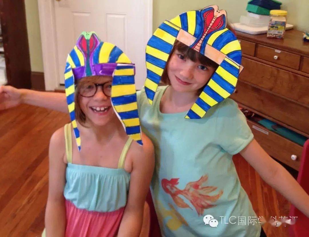 所以接下来,我们就"谋权篡位"一把,为自己制作一件尊贵的"法老头饰"吧