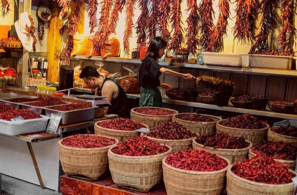 烟火|“发现成都之美·镜头里的公园城市”主题摄影月赛8月获奖作品揭晓，欢迎围观！