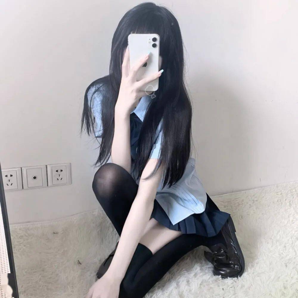 女生头像认真生活