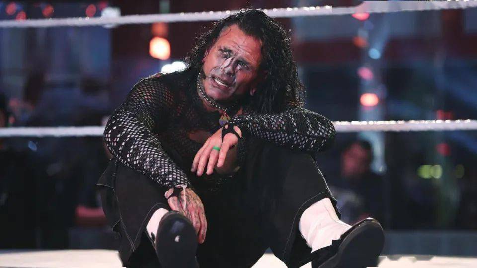 尽管网友们在网络上讨论的热火朝天,但杰夫·哈迪和wwe都未在社交媒体