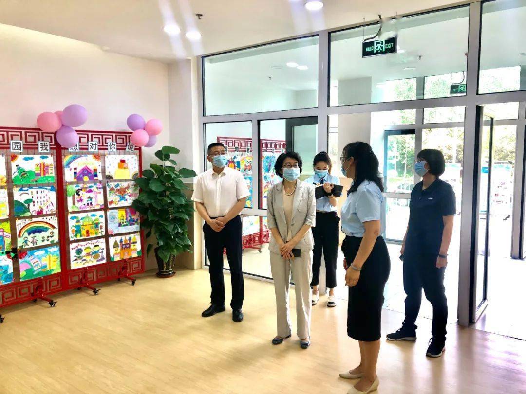 李沧区领导开展教师节走访慰问活动