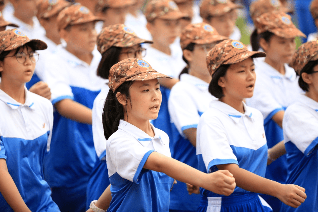 艰难方显勇毅,汗水始得成长