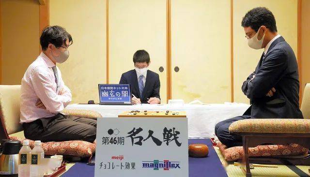井山裕太笑称自己 客场作战 第46期名人战第2局第一天时间线 盘棋