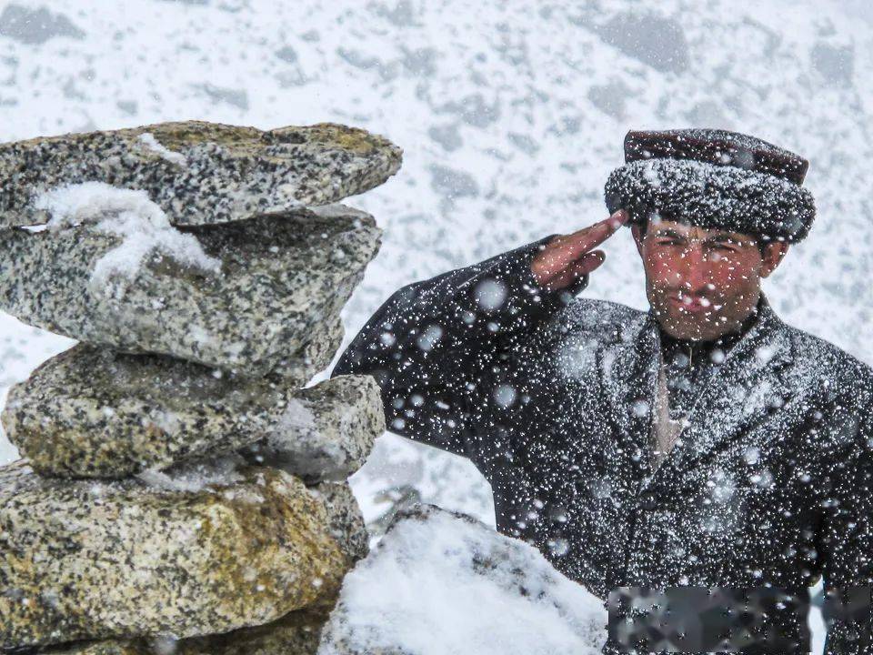 全国两优一先风采丨拉齐尼巴依卡冰峰雪岭间的忠诚卫士