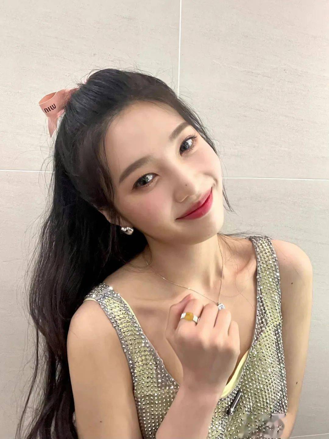 黑色|Joy恋情曝光？超火纯欲风是助攻！