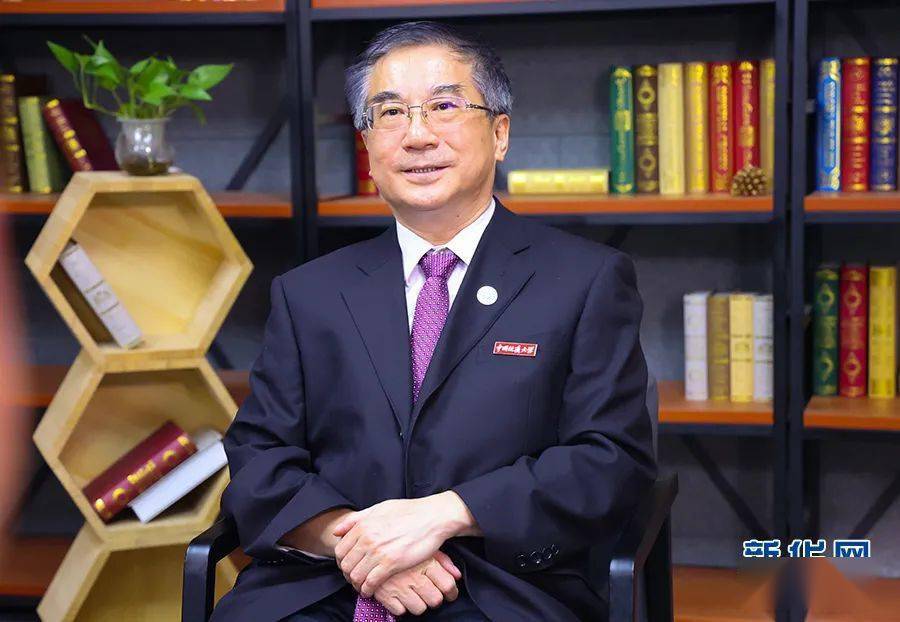 王焰新和学生在一起是幸福最大的来源