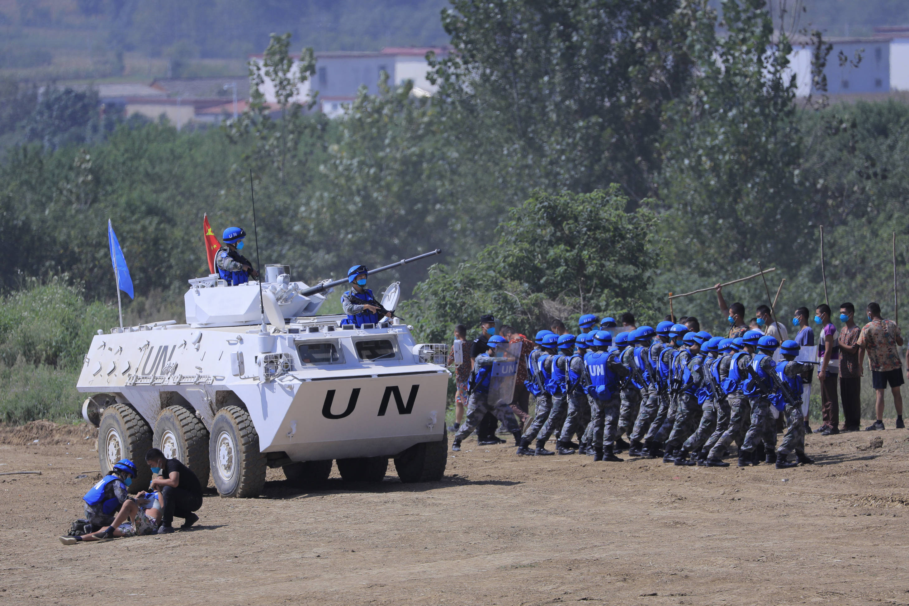 "共同命运-2021"国际维和实兵演习举行综合演练