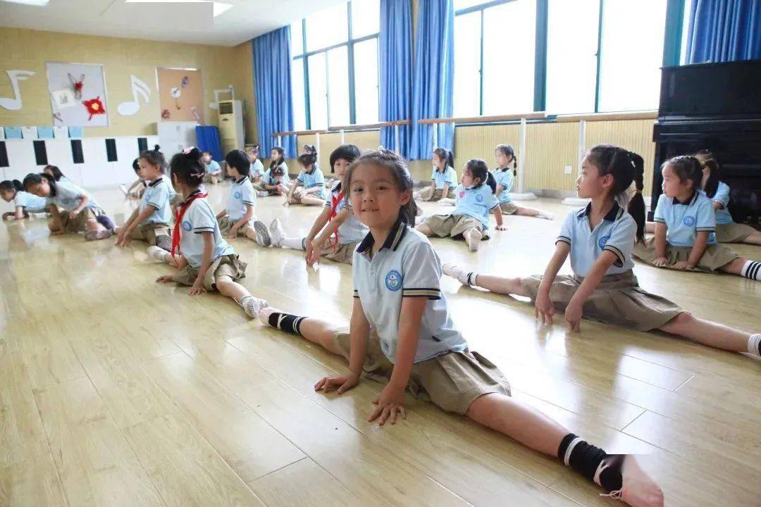 校园采风落实双减闻涛小学推动五育并举促进学生全面发展