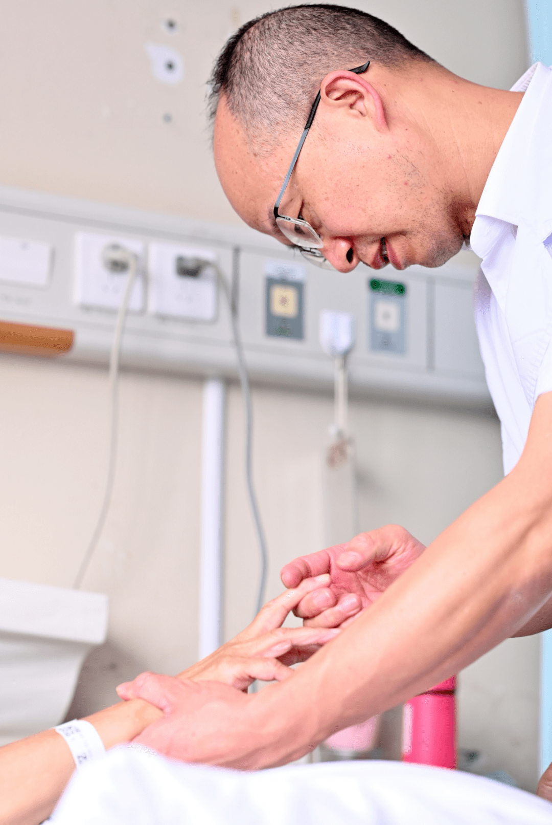 【一医生辉61奋斗者】滕红林:一位骨科医生的追求,奋斗和担当