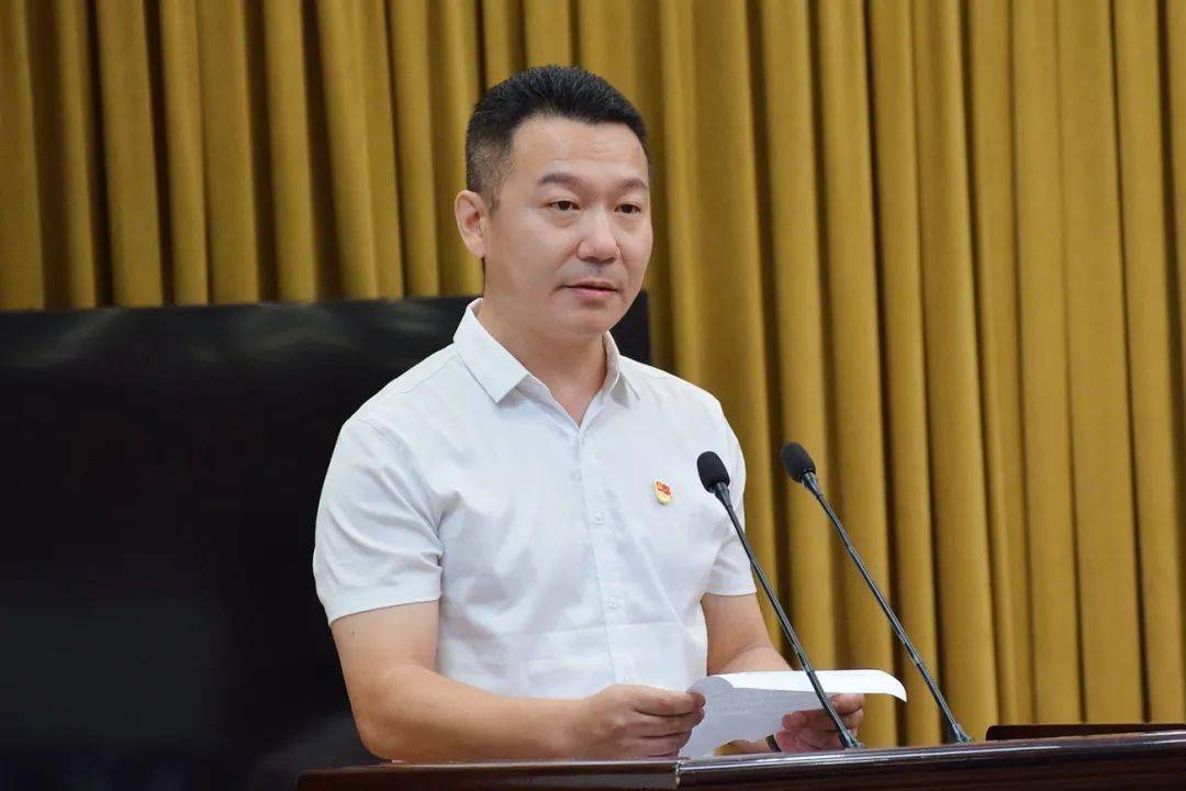 推进会上,嘉善生态环境分局党组书记,局长赵一峰代表全局汇报前一阶段
