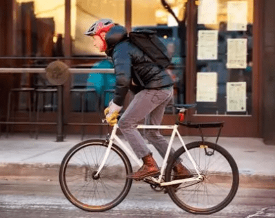 a hey jim i didn't know you biked to work a 嘿,吉姆.