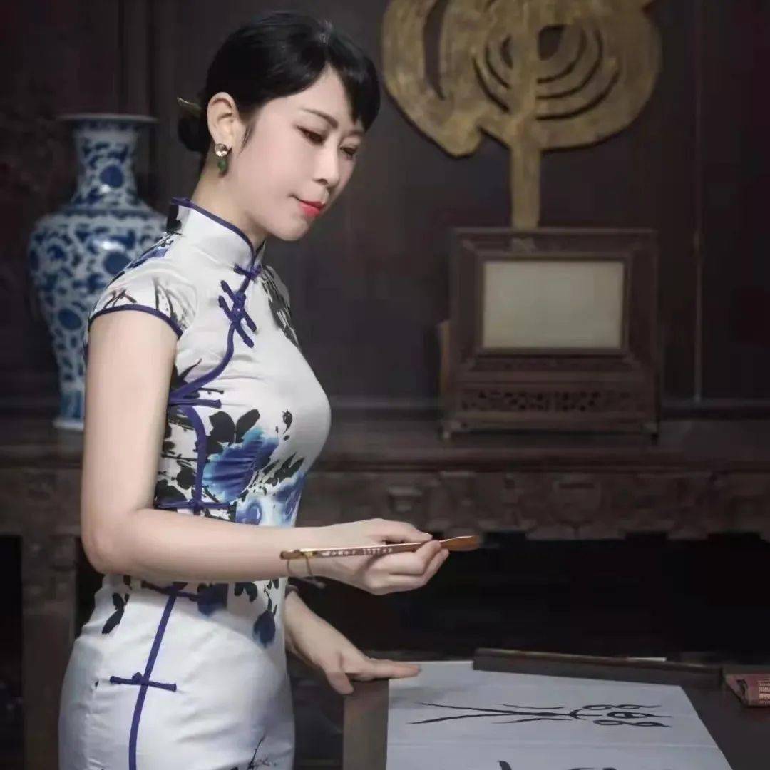 新书王茁中山王篆书楹联