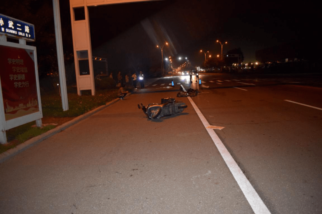 事发滨州某路口!刘某某经抢救无效死亡